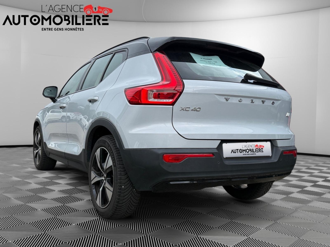Volvo VOLVO XC40 — 7