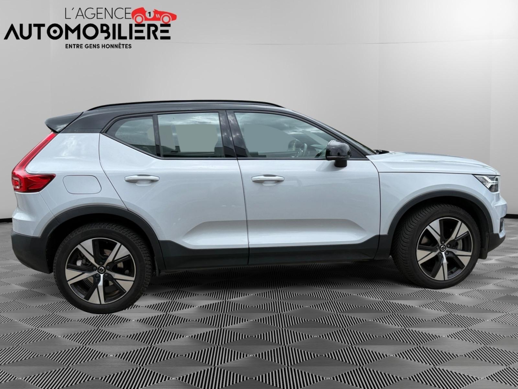 Volvo VOLVO XC40 — 4