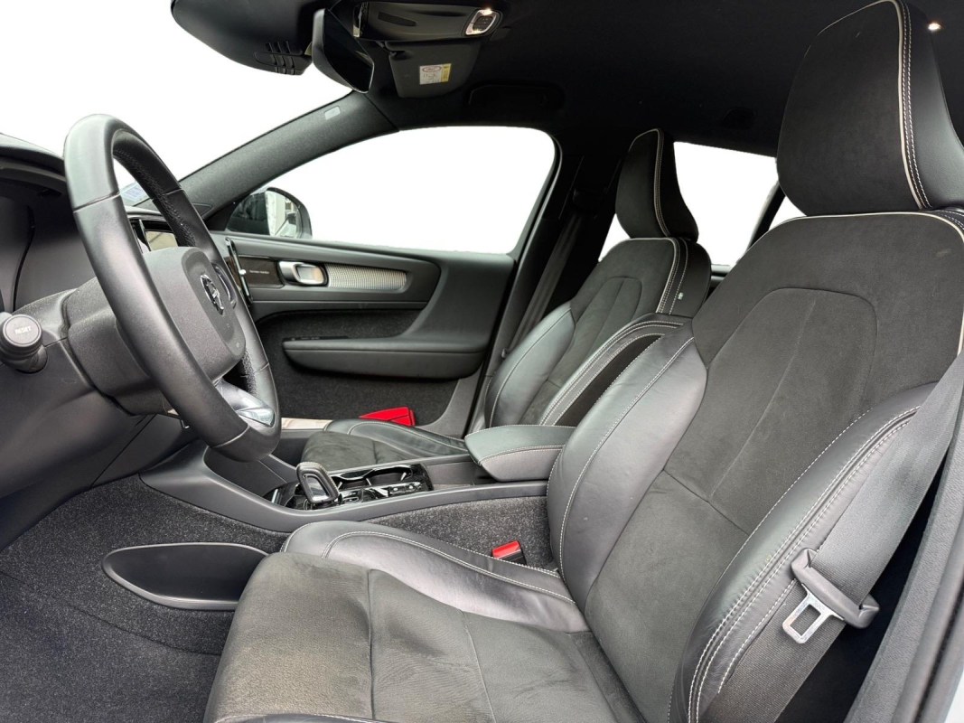 Volvo VOLVO XC40 — 9