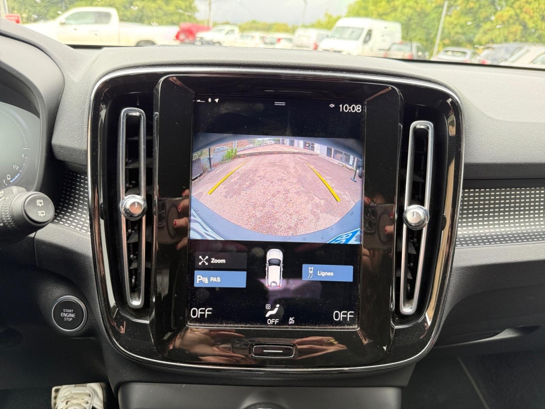 Volvo VOLVO XC40 — 16