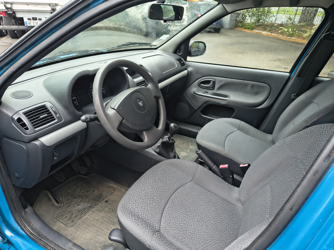 Renault Clio — 9