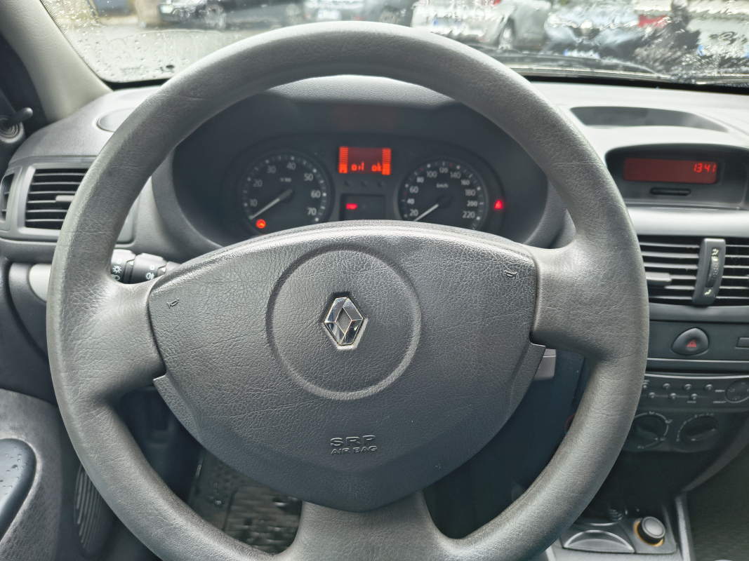 Renault Clio — 12