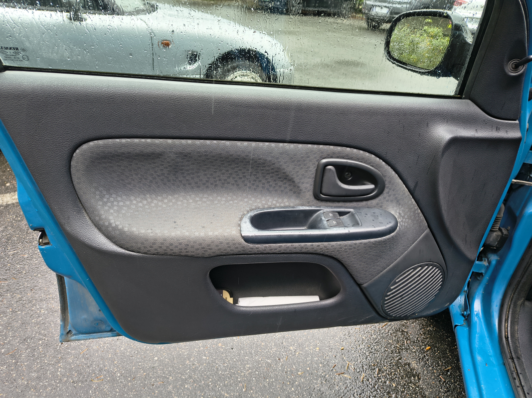 Renault Clio — 10