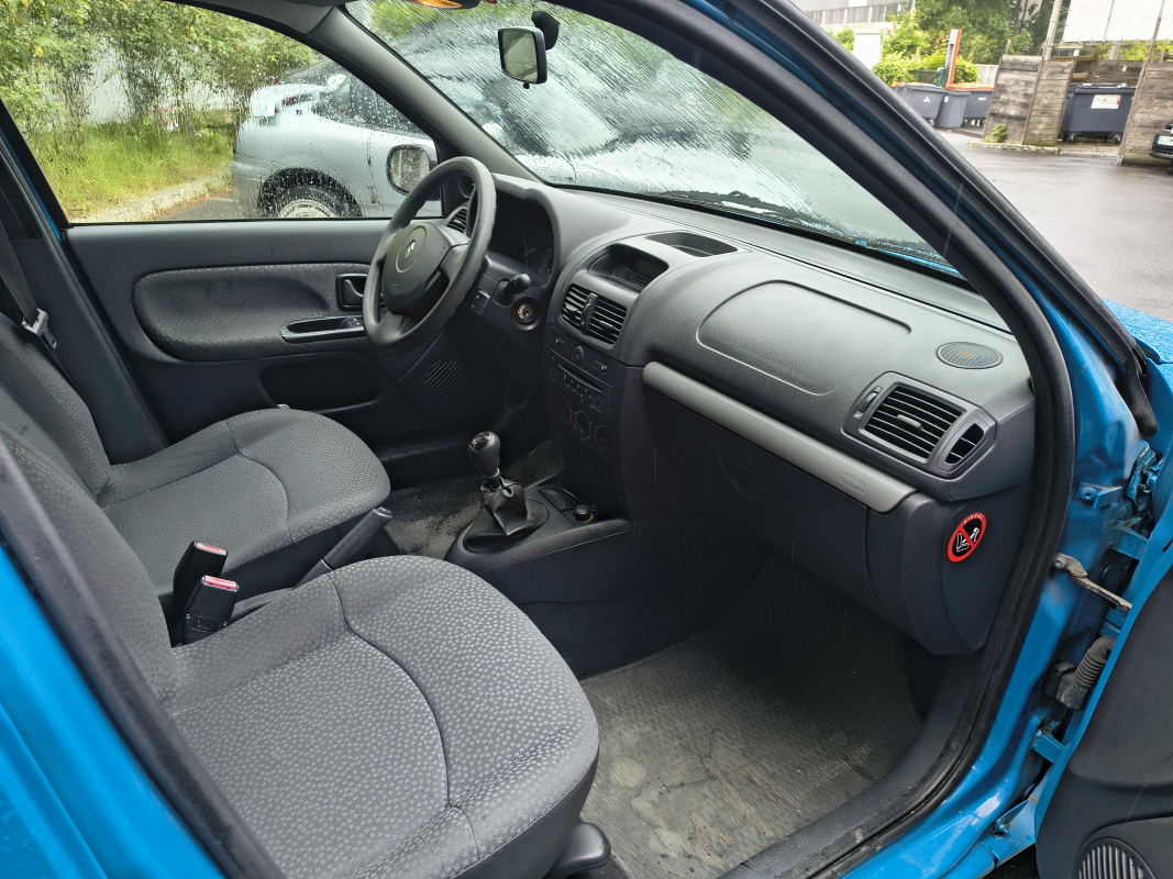 Renault Clio — 16