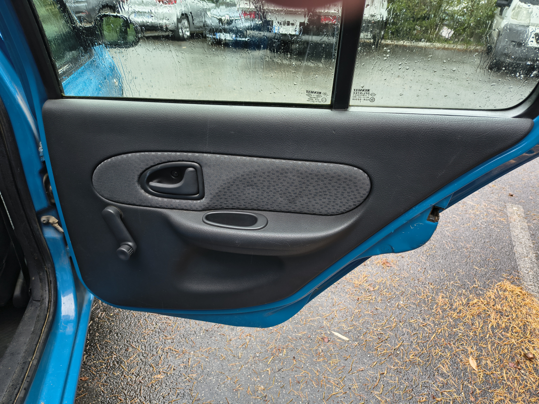 Renault Clio — 20
