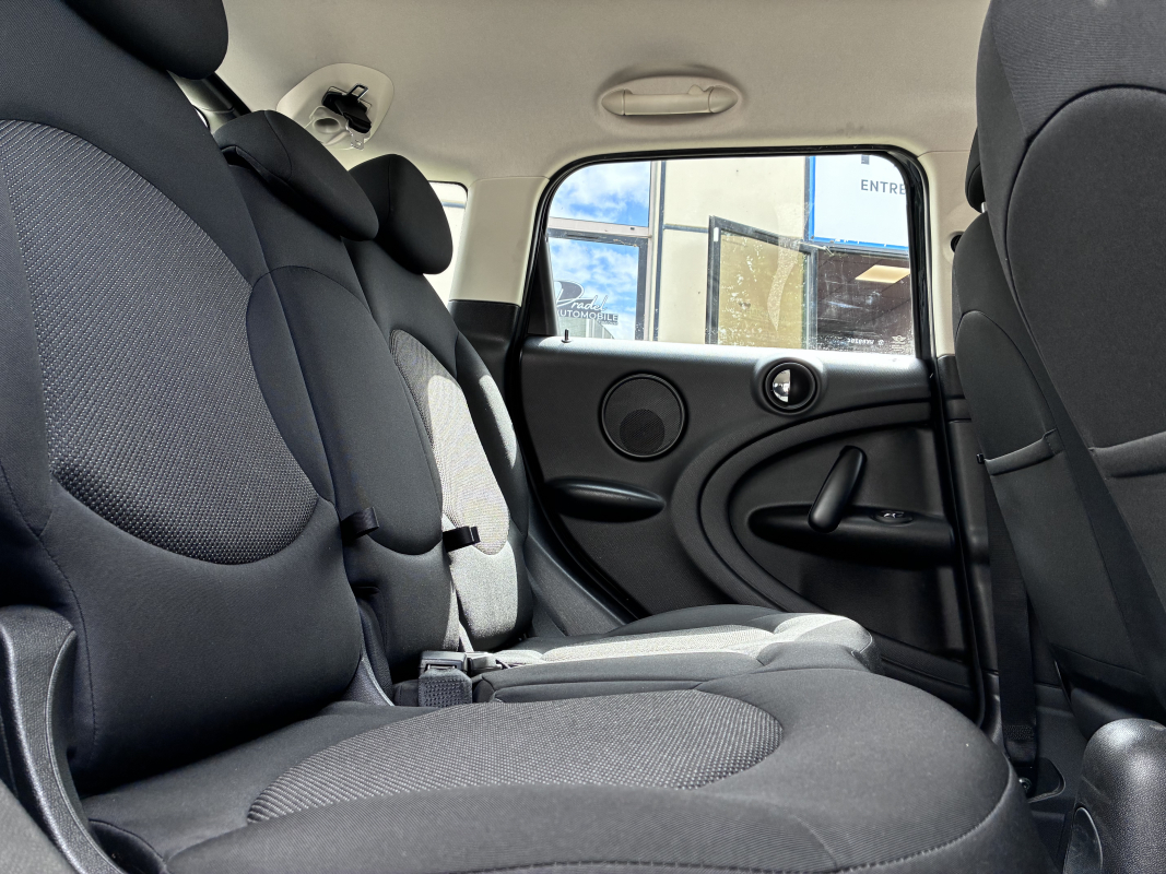 Mini Countryman — 16