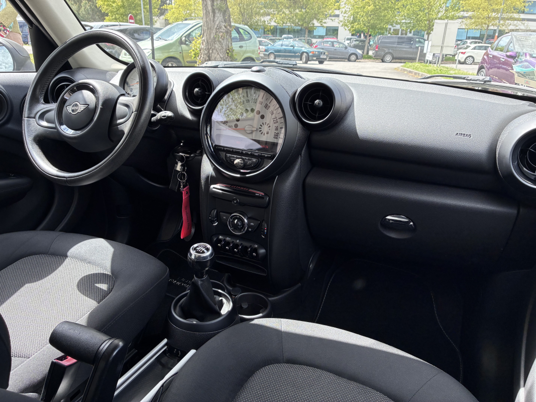 Mini Countryman — 12
