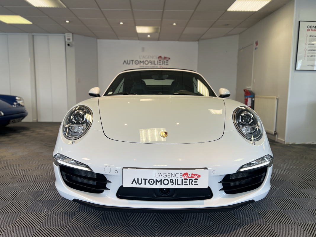 Porsche 911 Cabriolet — 24