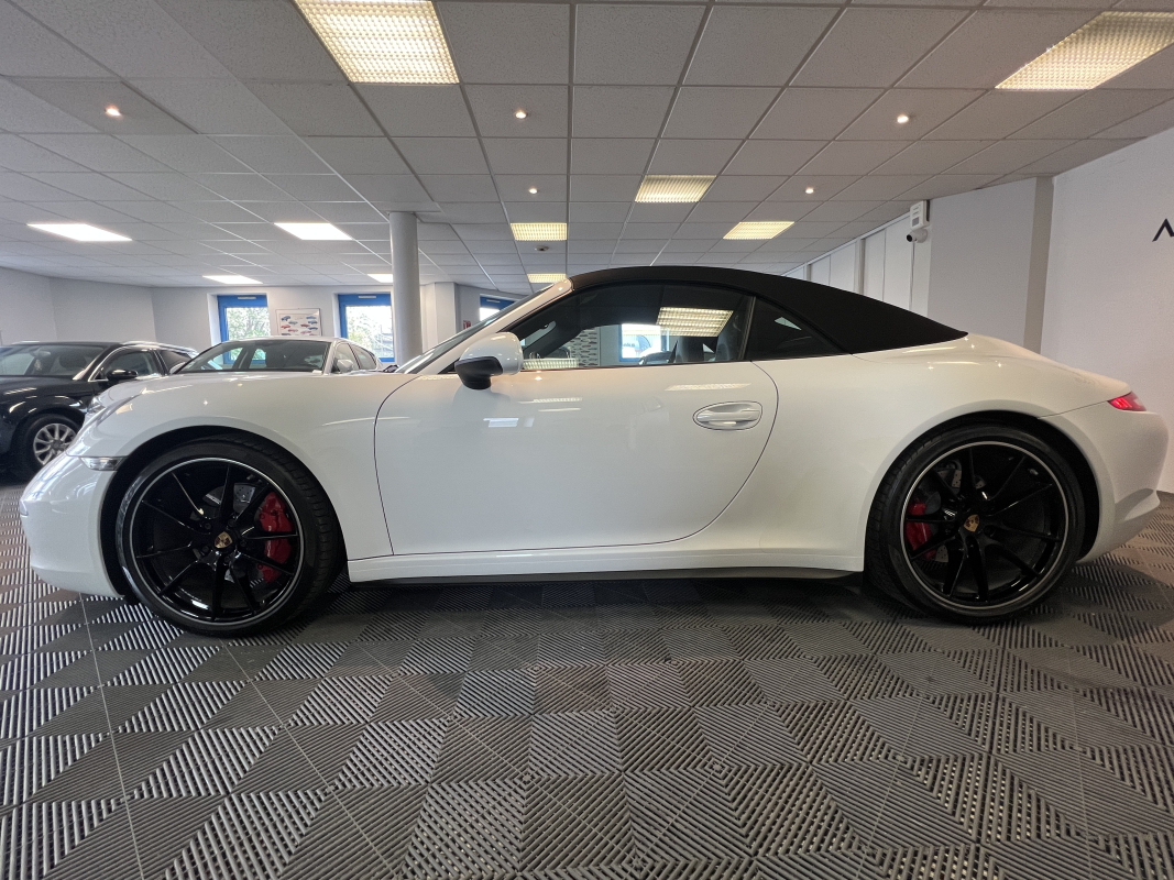 Porsche 911 Cabriolet — 25