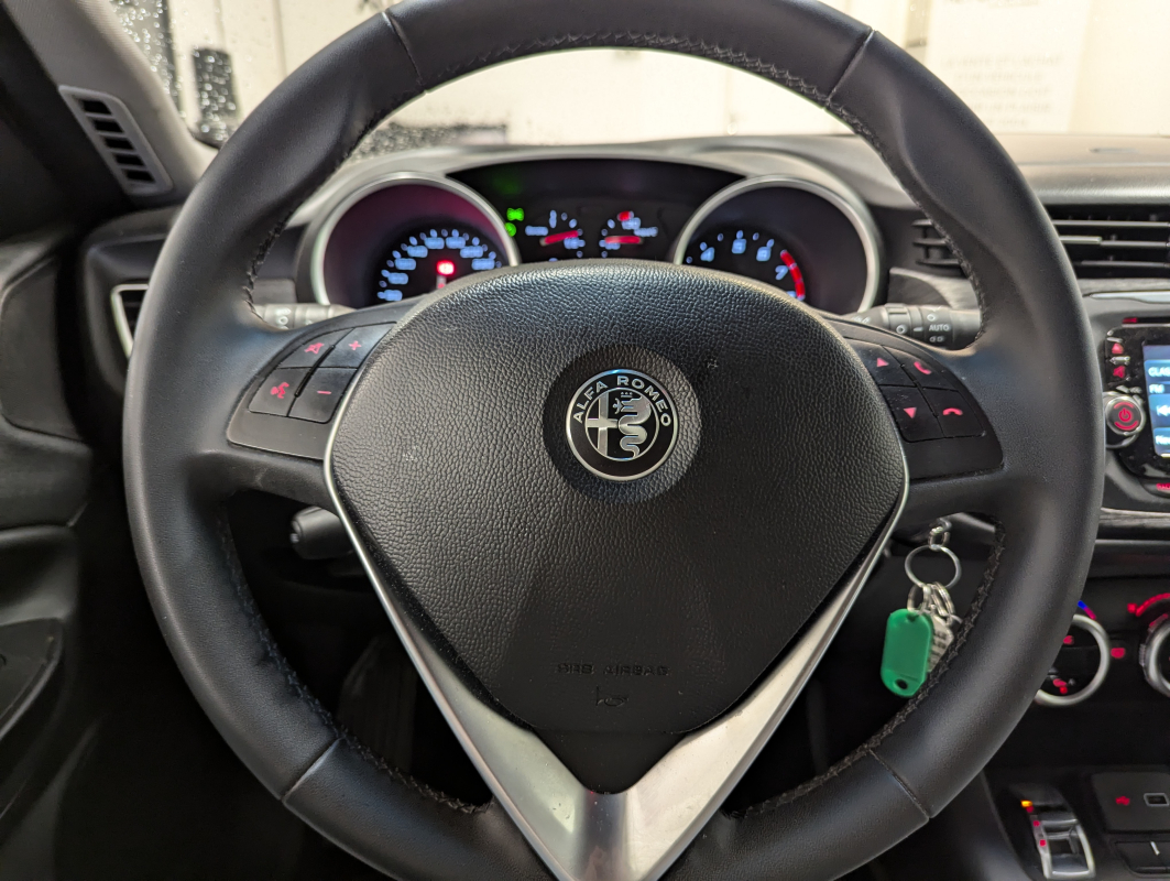 Alfa Romeo Giulietta — 12