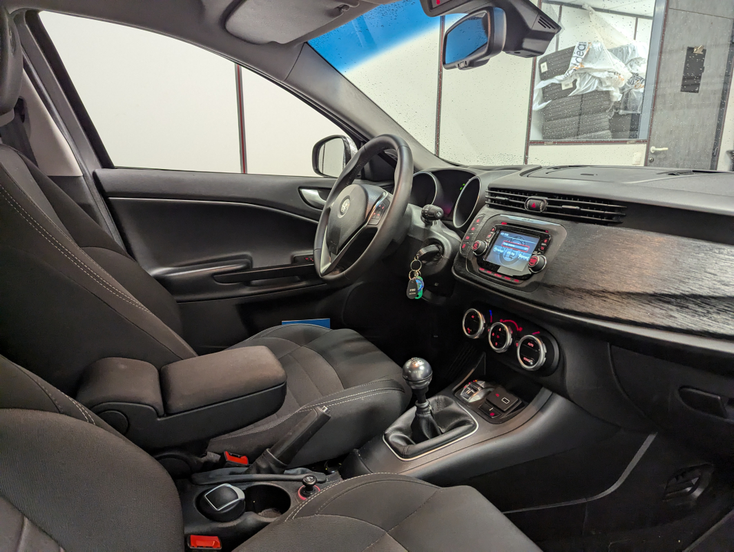 Alfa Romeo Giulietta — 11