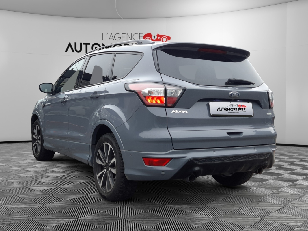 Ford Kuga — 7