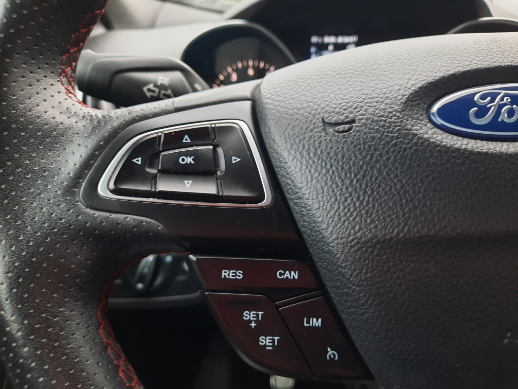 Ford Kuga — 14