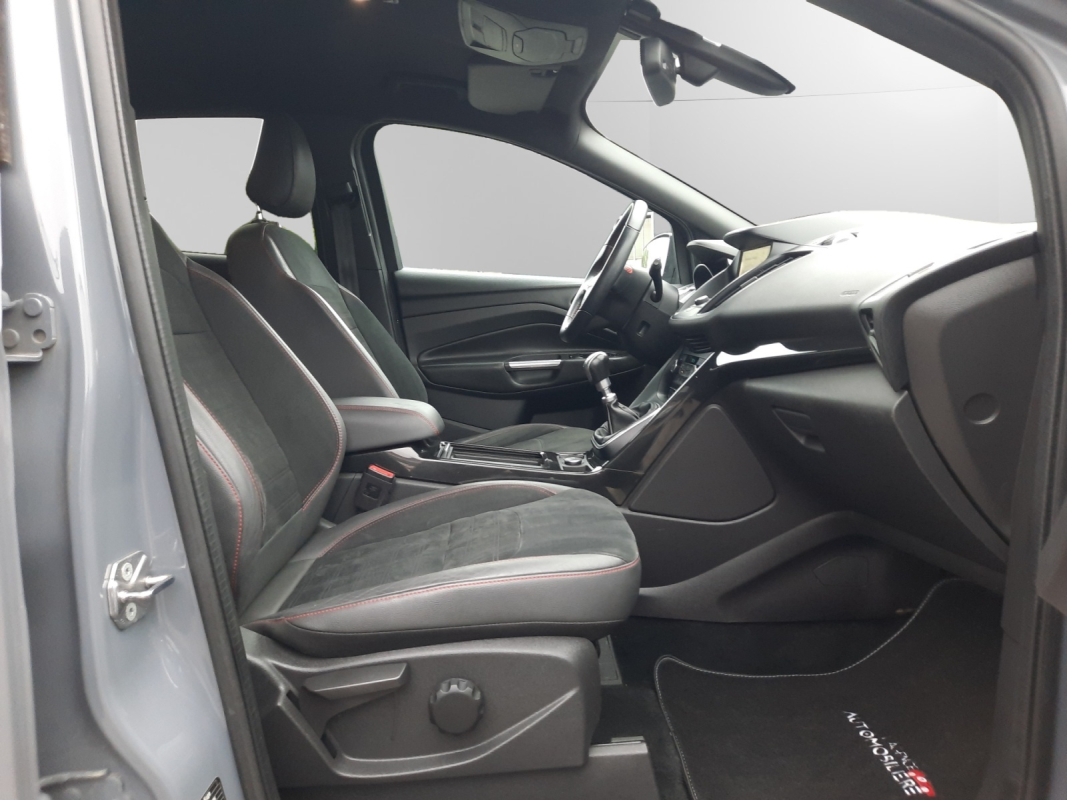 Ford Kuga — 25