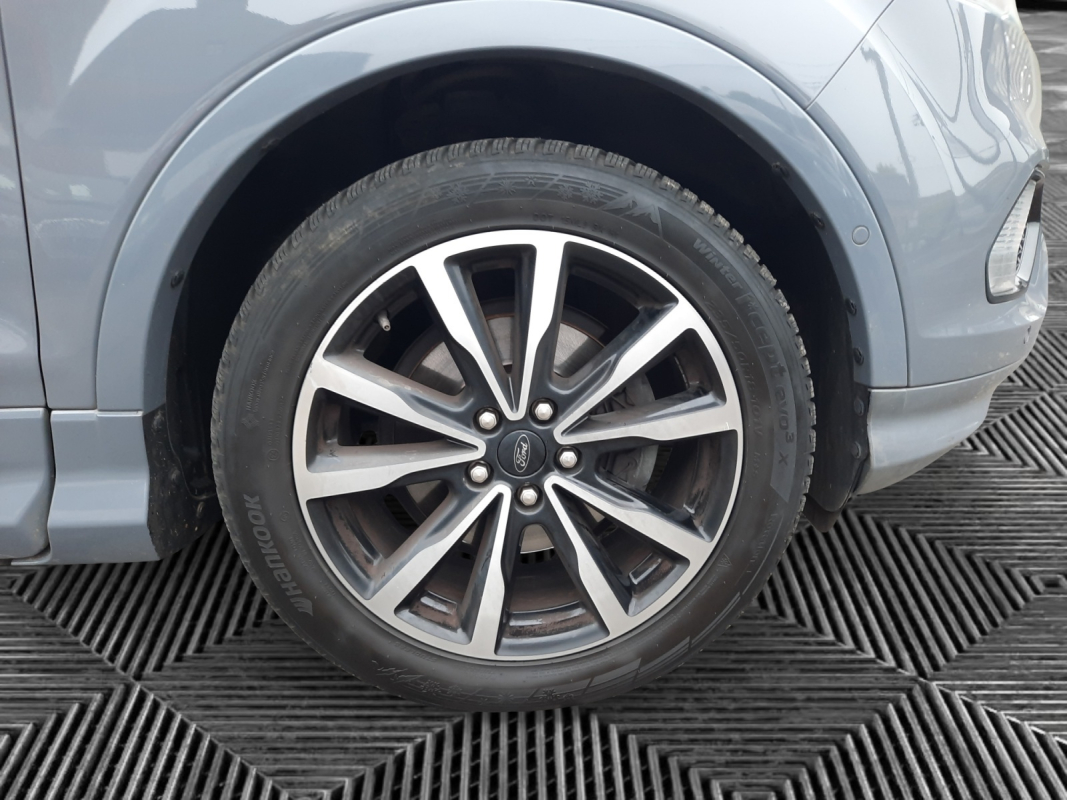 Ford Kuga — 32