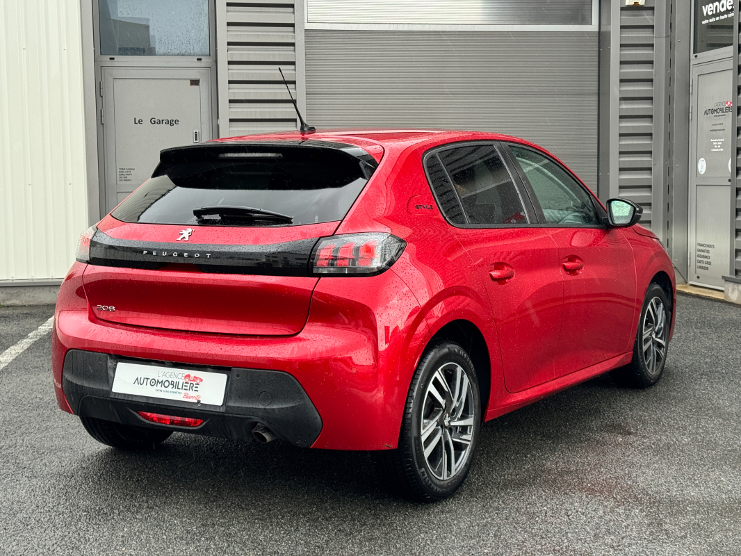 Peugeot 208 — 8