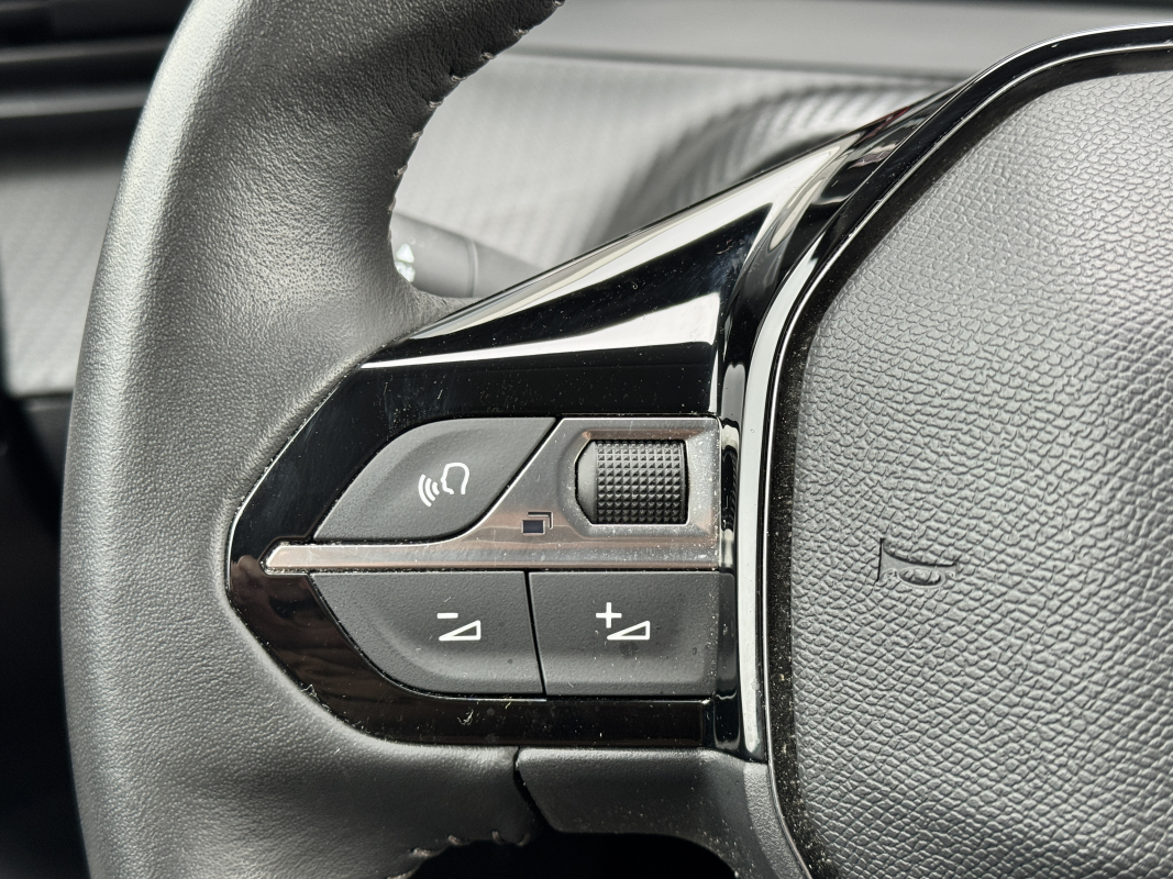 Peugeot 208 — 25