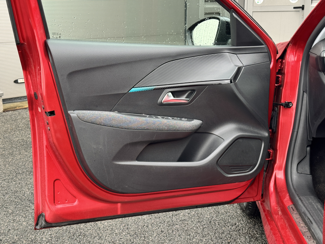 Peugeot 208 — 28