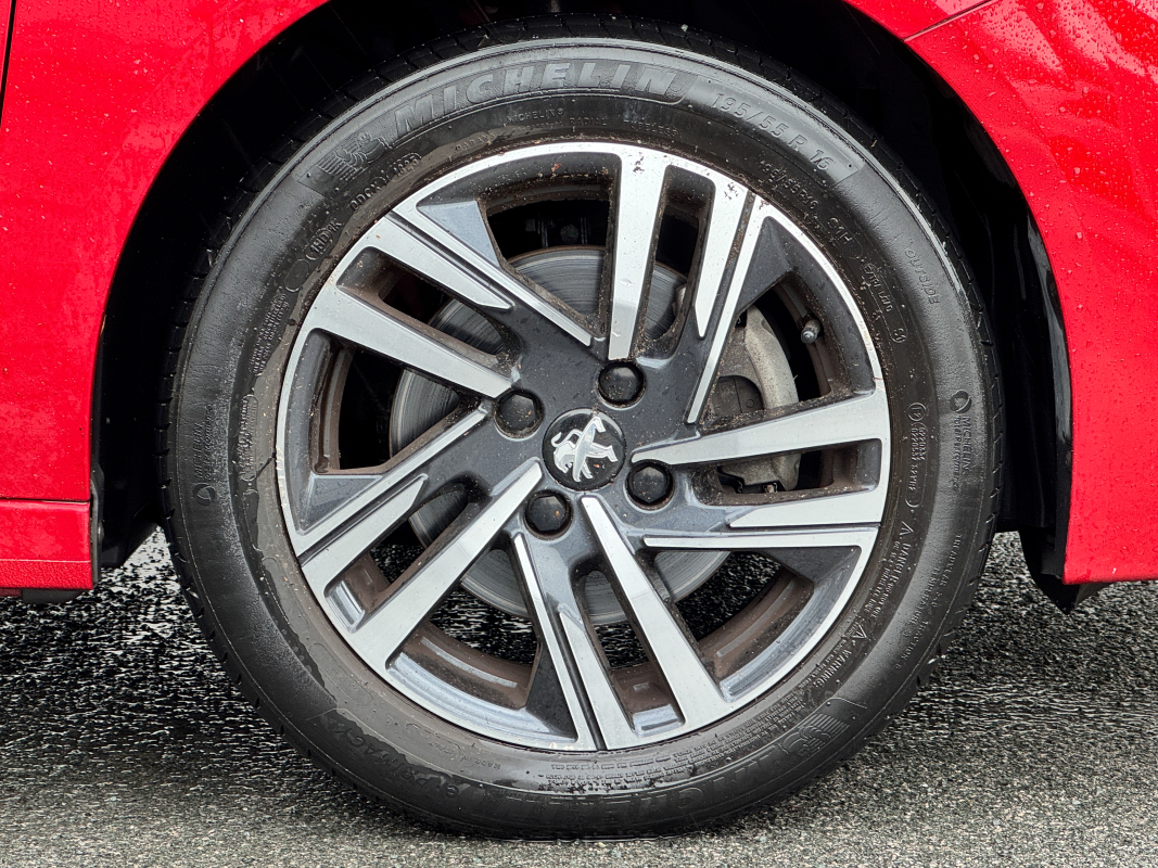 Peugeot 208 — 37