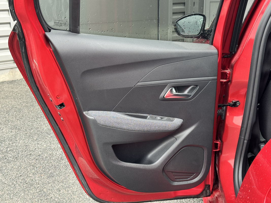 Peugeot 208 — 29