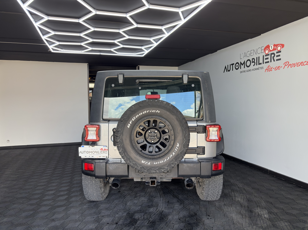 Jeep Wrangler Unlimited — 4