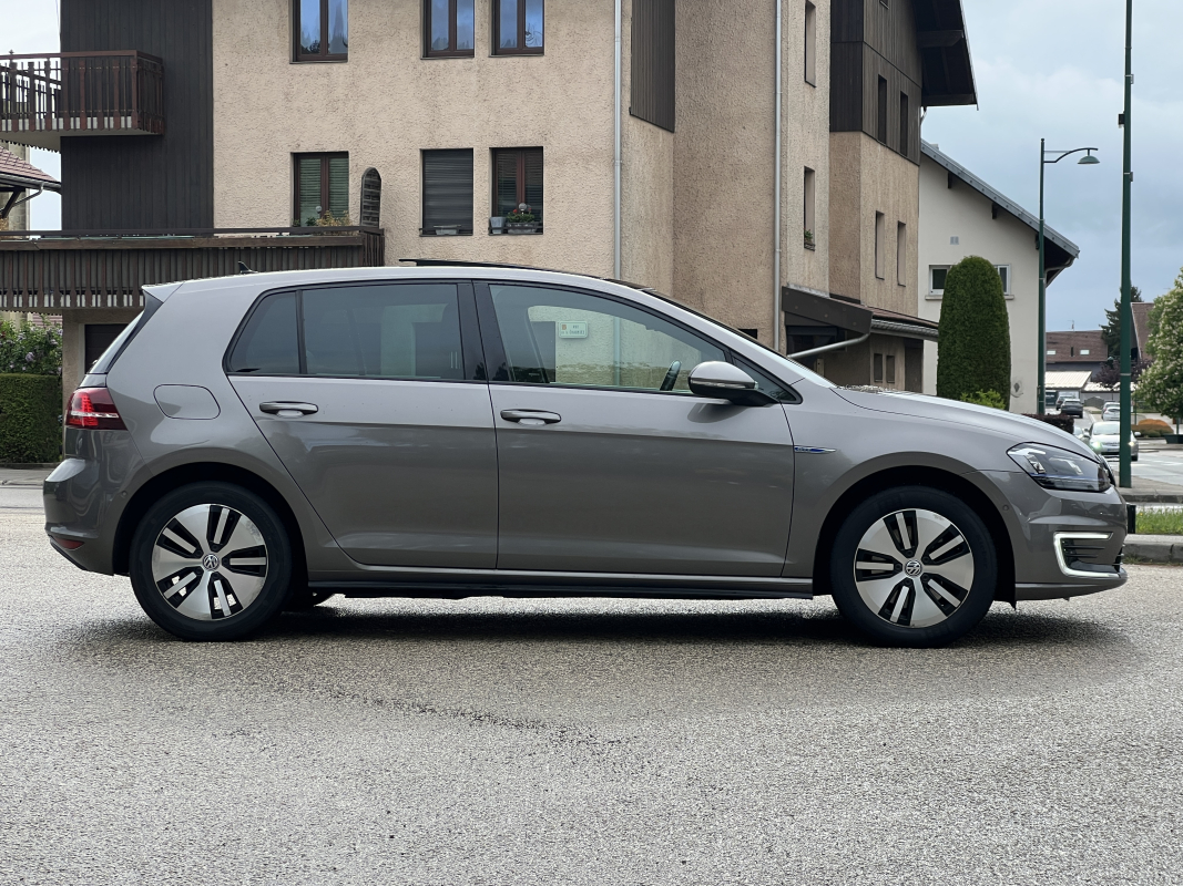 Volkswagen Golf — 6