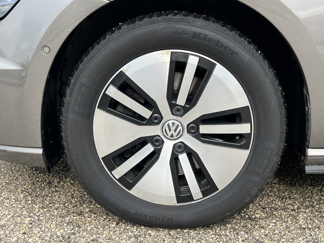 Volkswagen Golf — 27