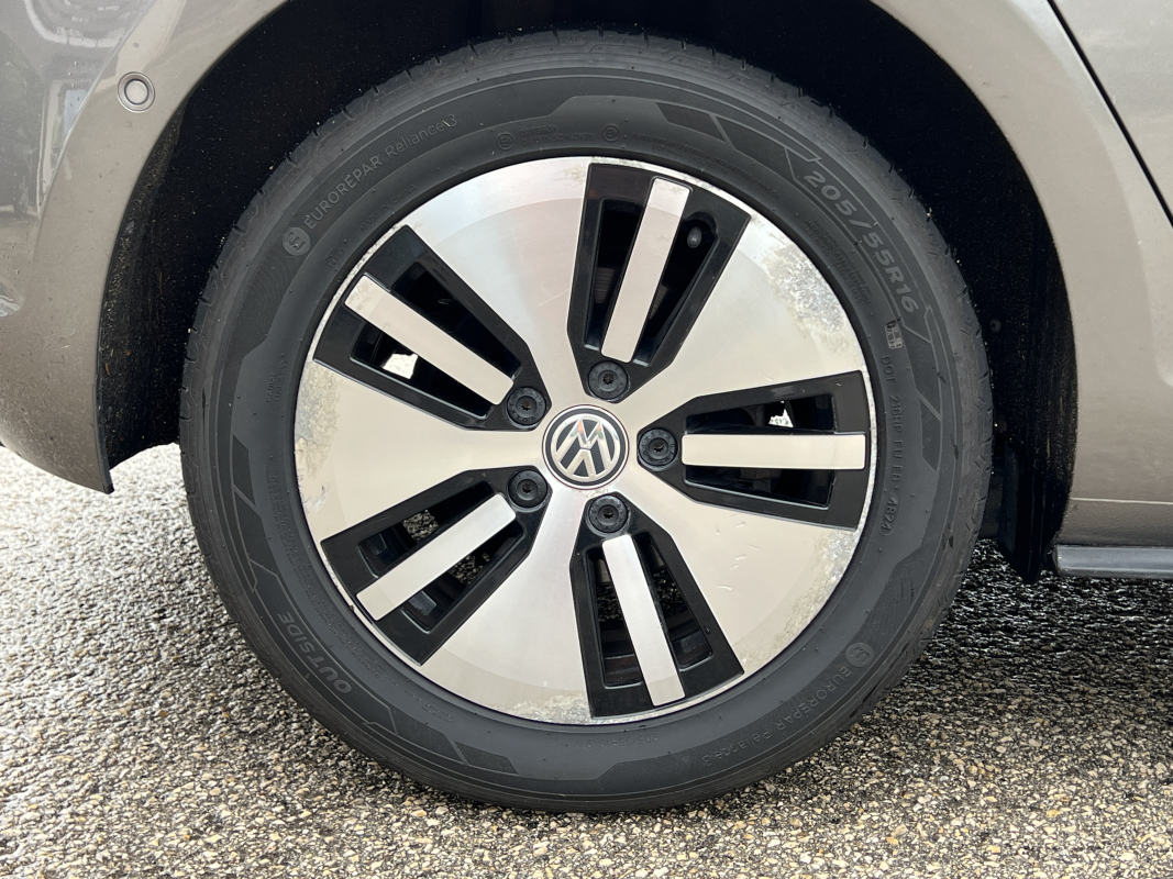 Volkswagen Golf — 28