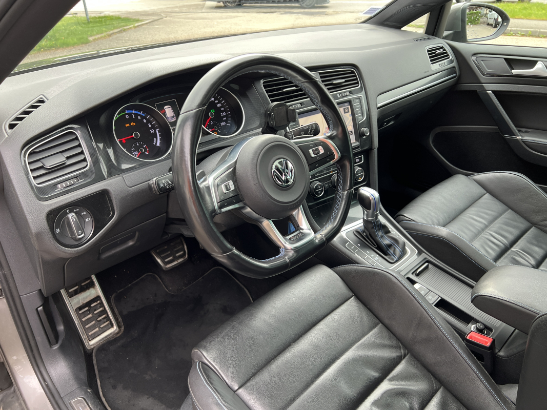 Volkswagen Golf — 33