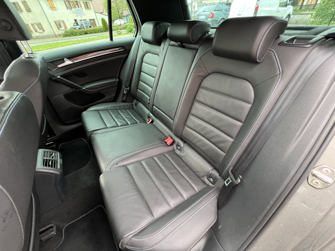Volkswagen Golf — 40