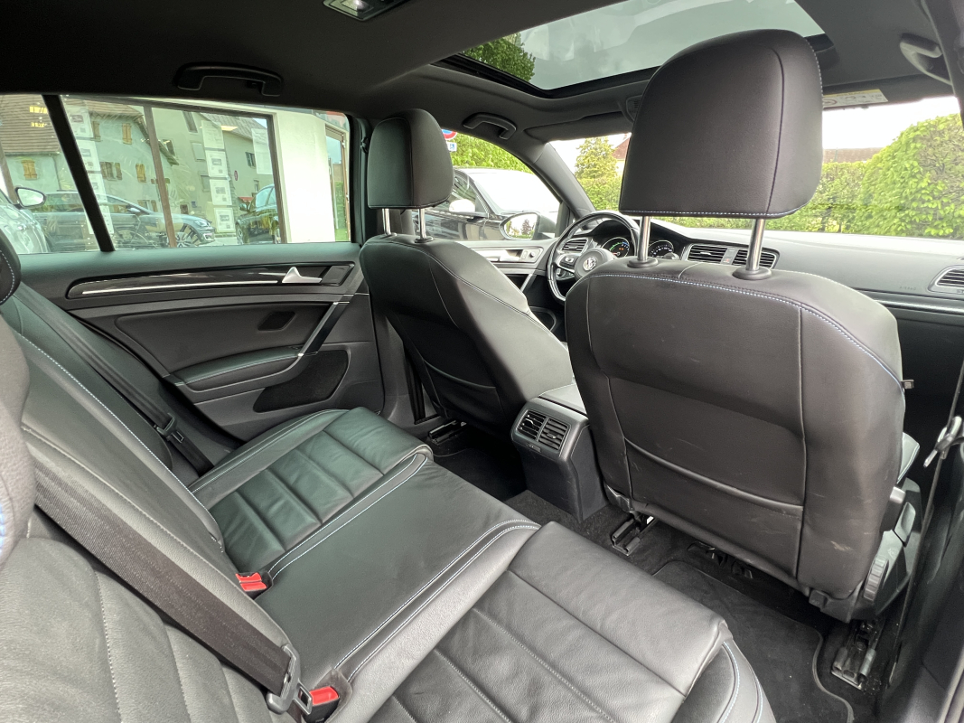 Volkswagen Golf — 38