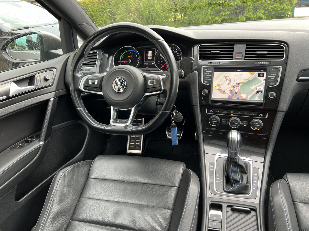 Volkswagen Golf — 17