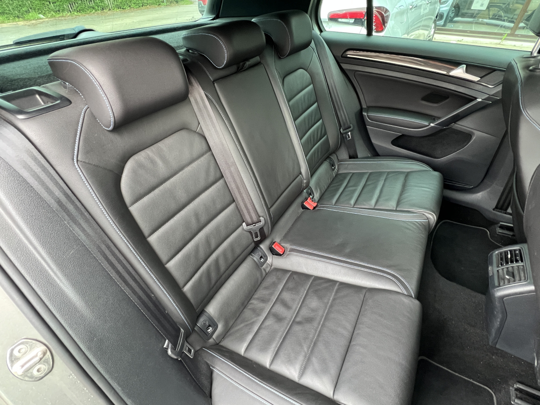 Volkswagen Golf — 15
