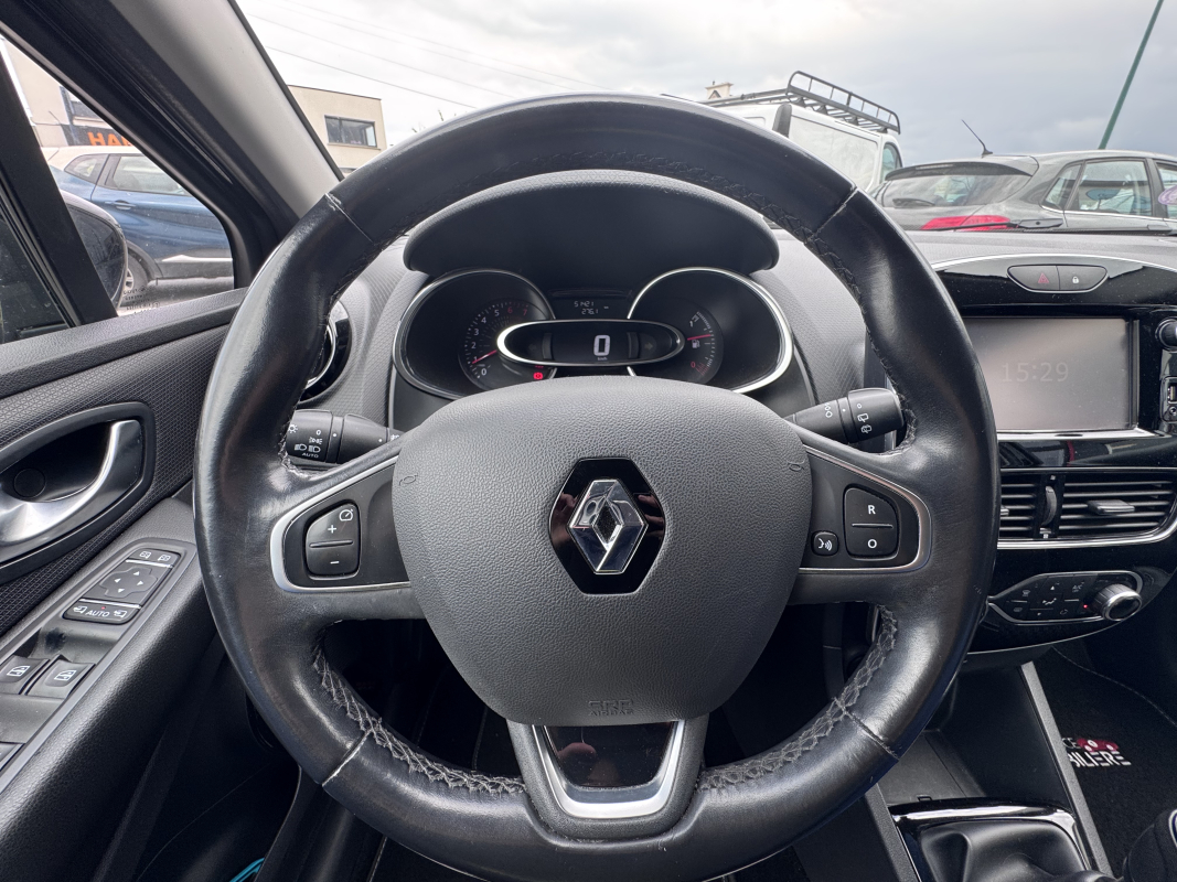 Renault Clio — 12