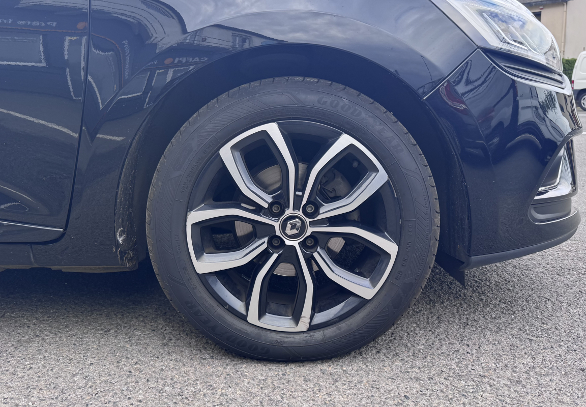 Renault Clio — 32