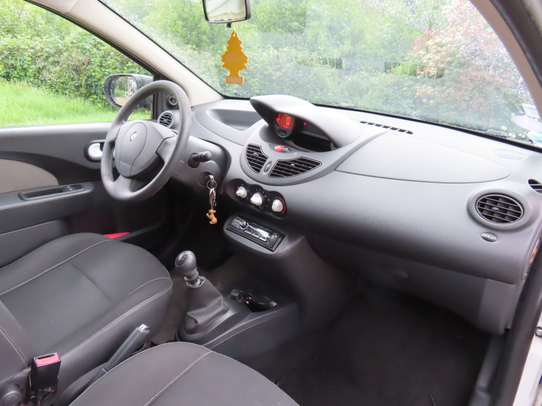 Renault Twingo — 12