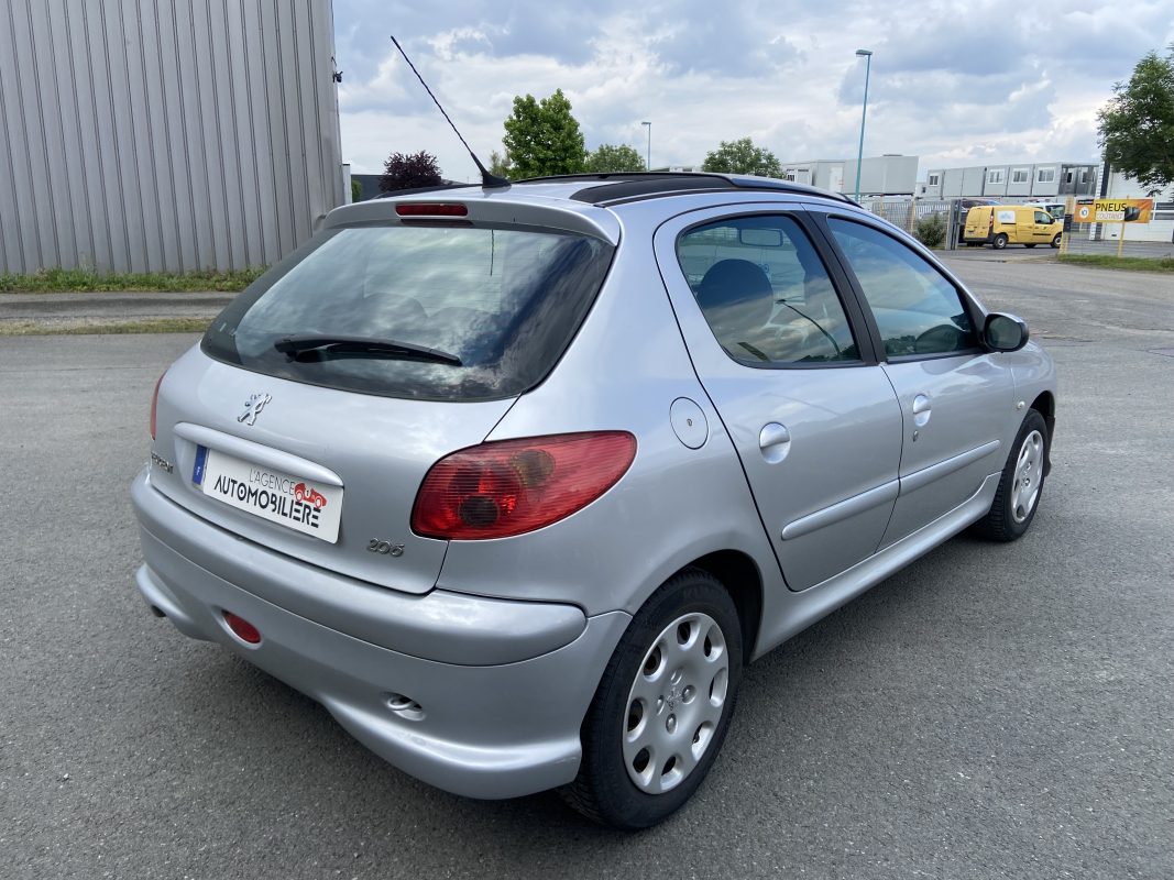 Peugeot 206 — 6