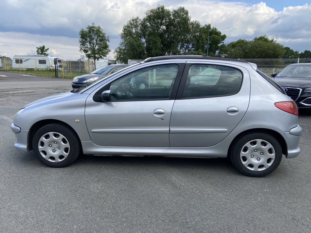 Peugeot 206 — 9