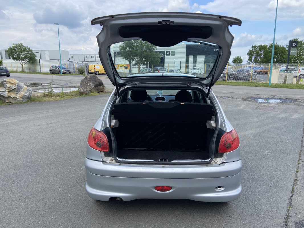 Peugeot 206 — 22