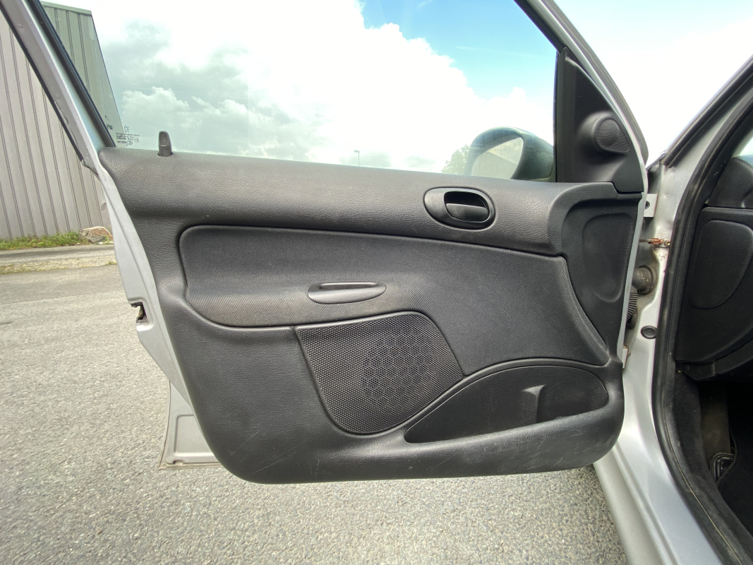 Peugeot 206 — 24