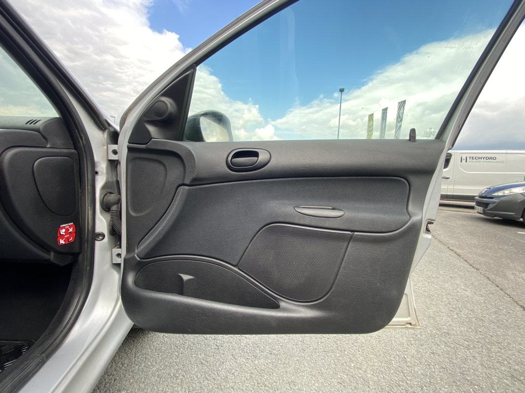 Peugeot 206 — 25