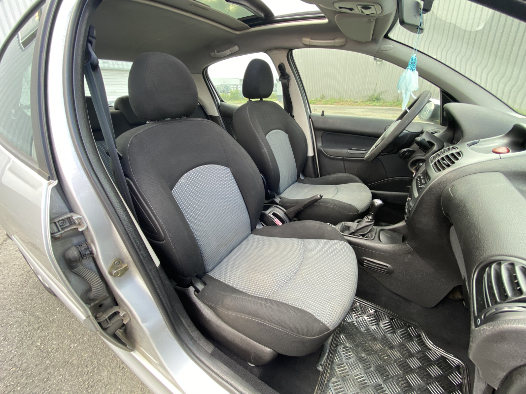 Peugeot 206 — 15