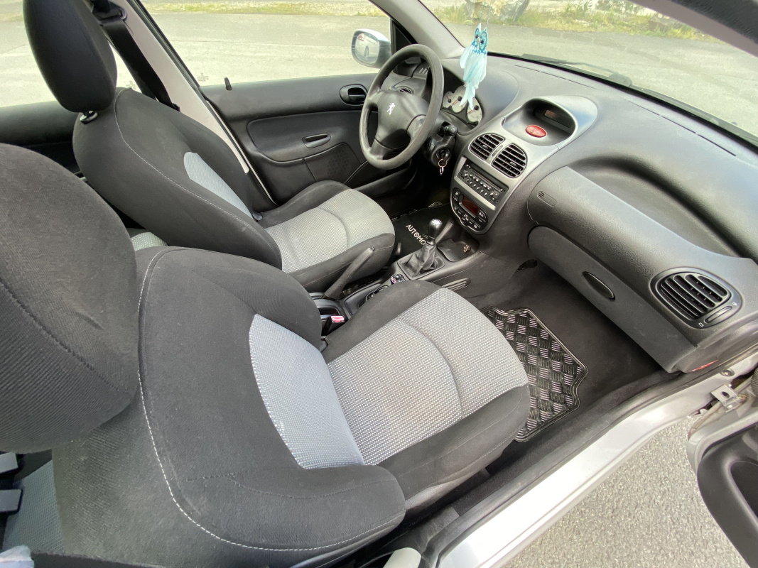 Peugeot 206 — 16