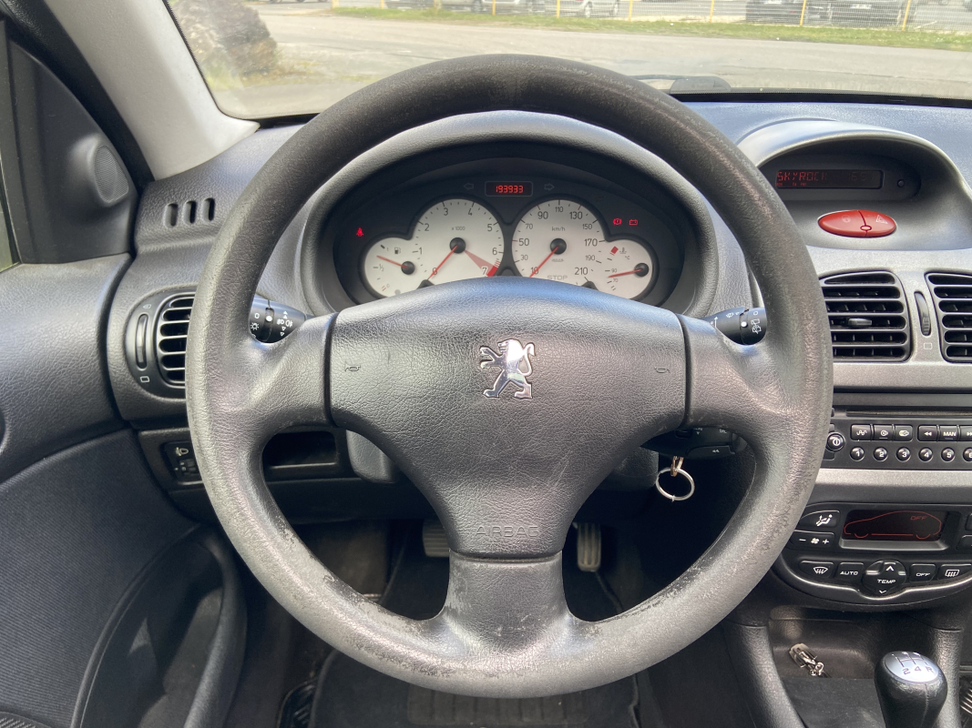 Peugeot 206 — 18