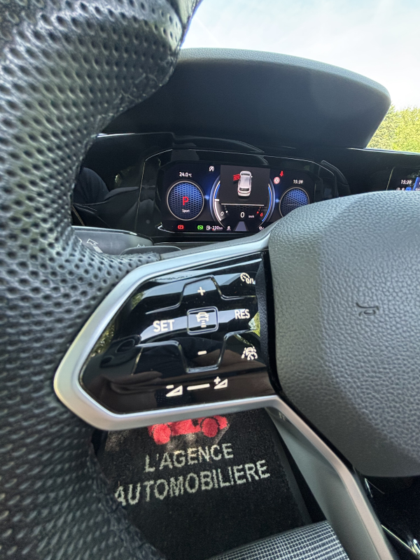 Volkswagen Golf — 16