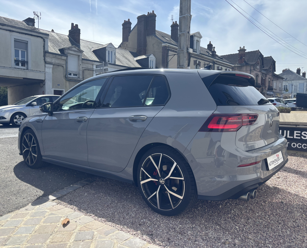 Volkswagen Golf — 5