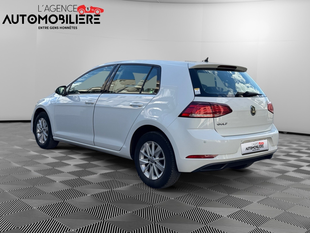 Volkswagen Golf — 3