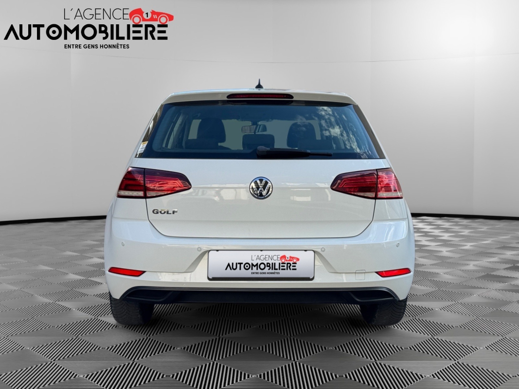 Volkswagen Golf — 4