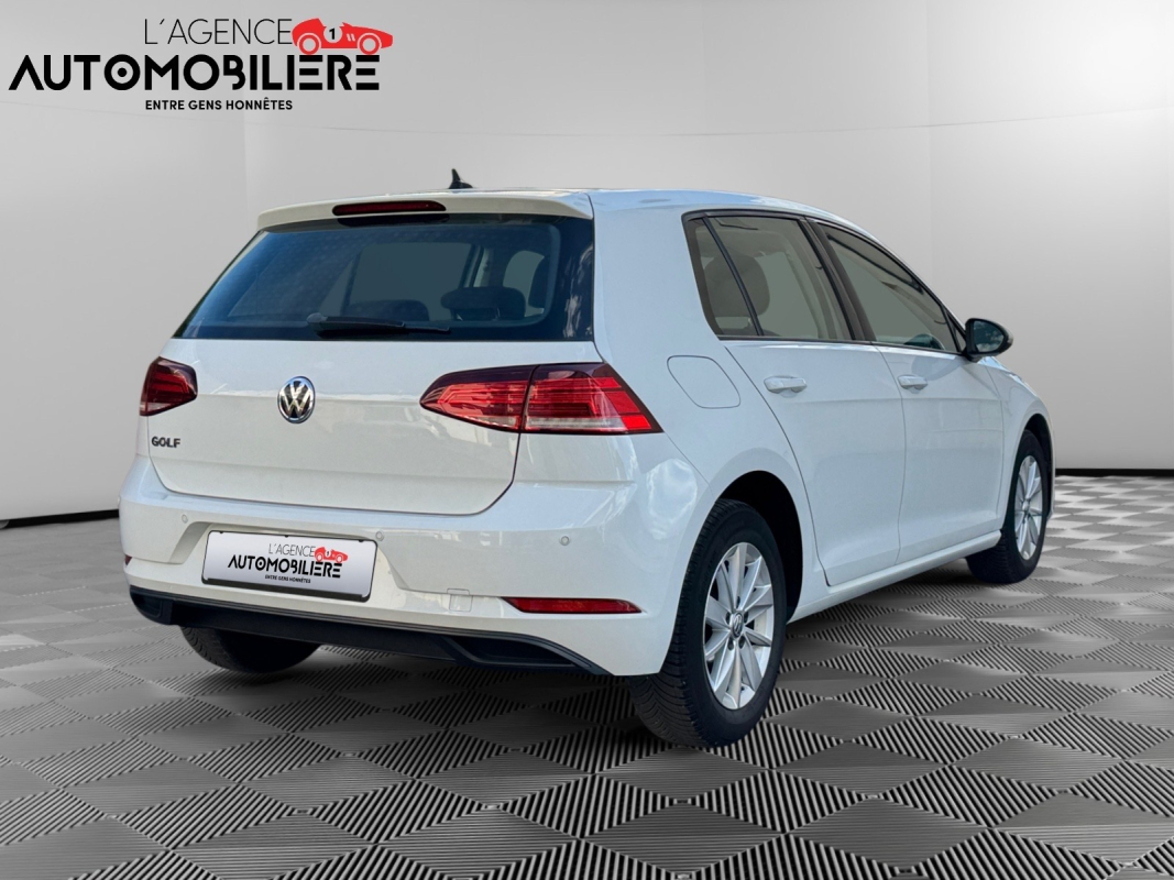 Volkswagen Golf — 5