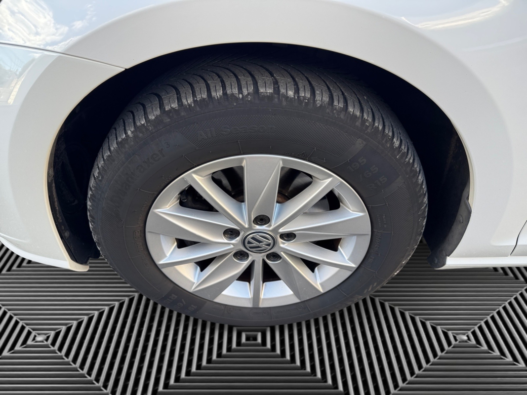 Volkswagen Golf — 15